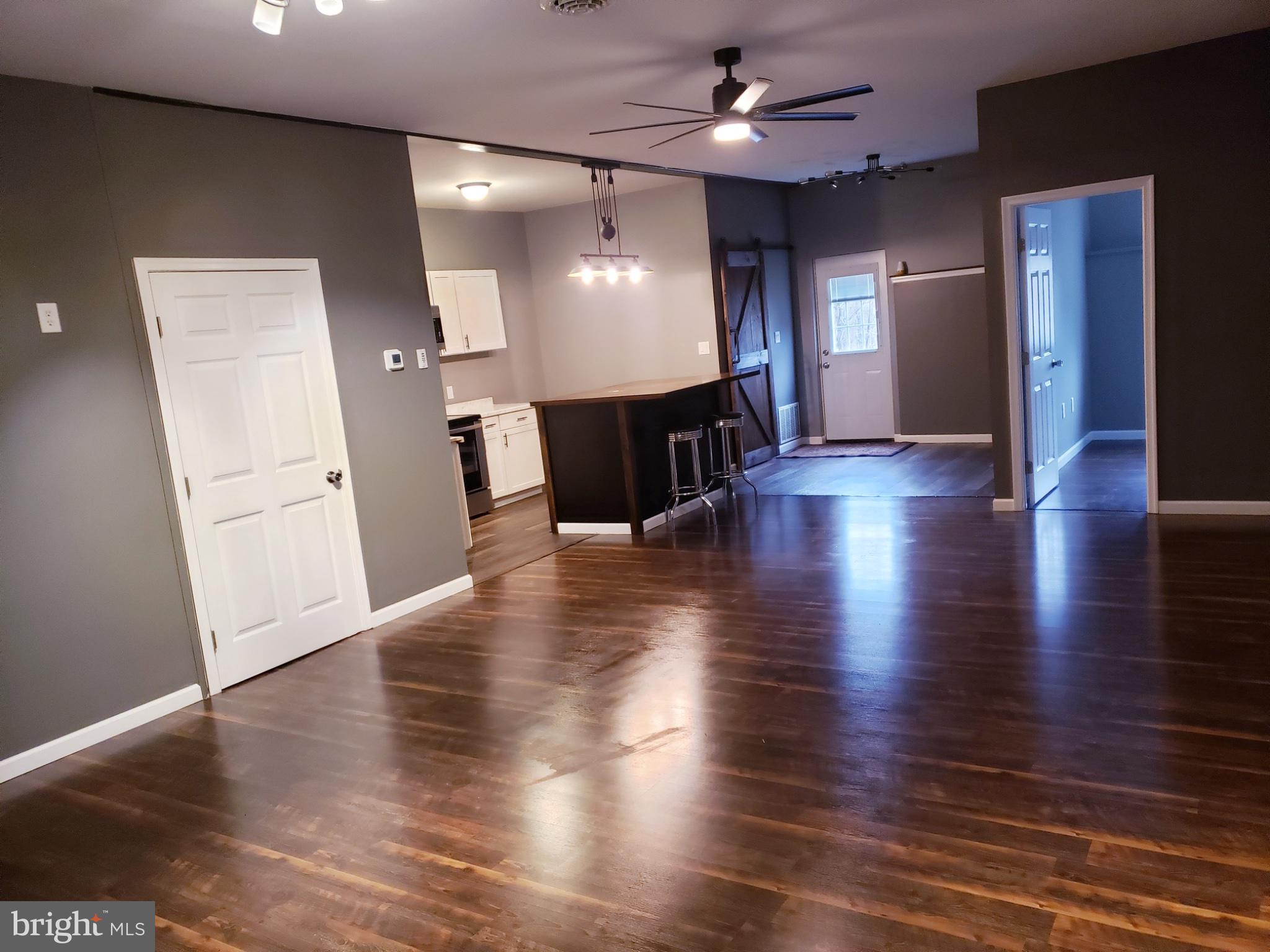 12419 Vale Summit Road Southwest Frostburg, MD 21532 - Photo 23 of 39 Spacious modern living area awaits you.