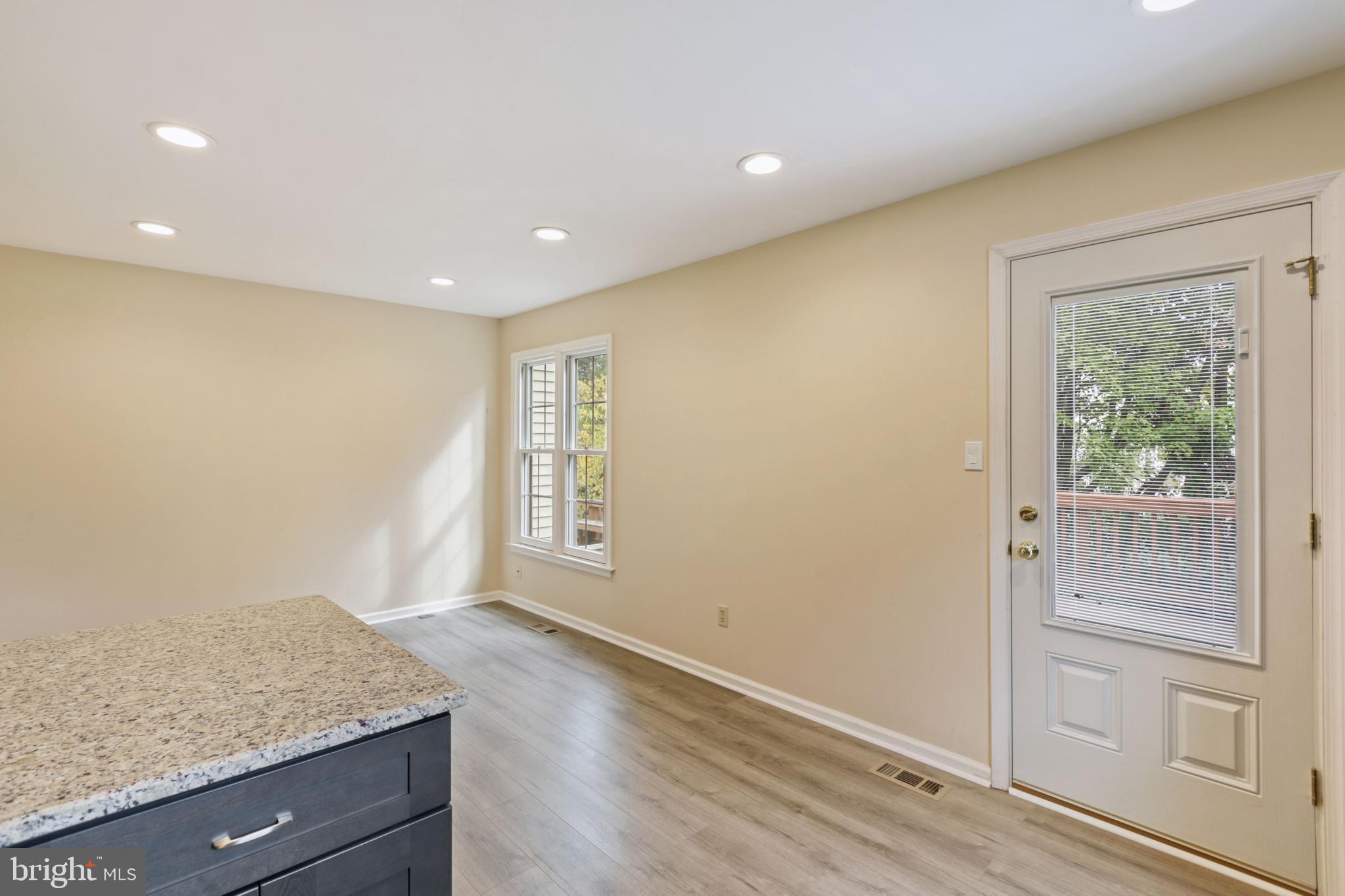 46907 Rabbitrun Terrace Sterling, VA 20164 - Photo 15 of 35 Gallery Image 15