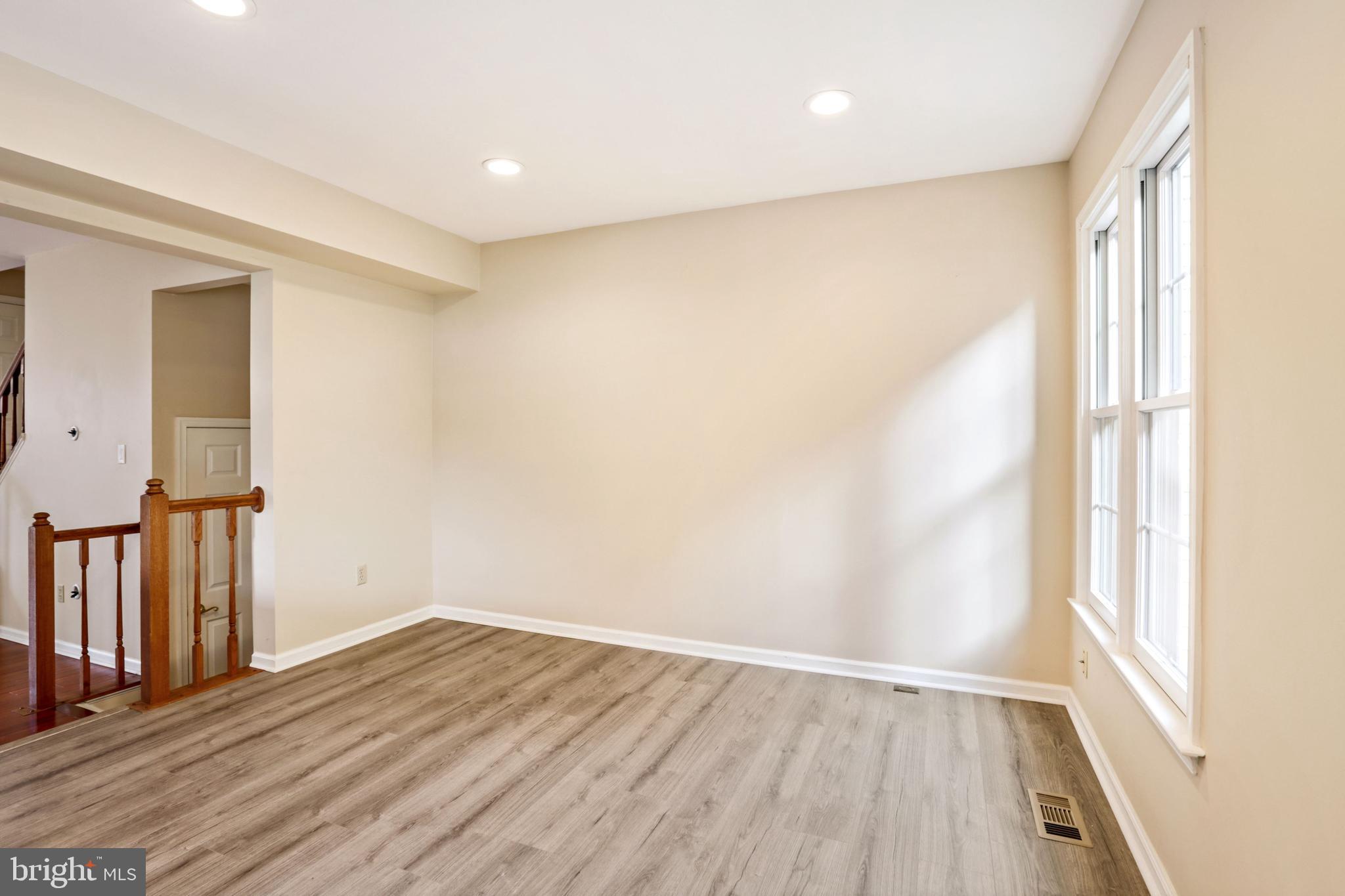 46907 Rabbitrun Terrace Sterling, VA 20164 - Photo 16 of 35 Gallery Image 16