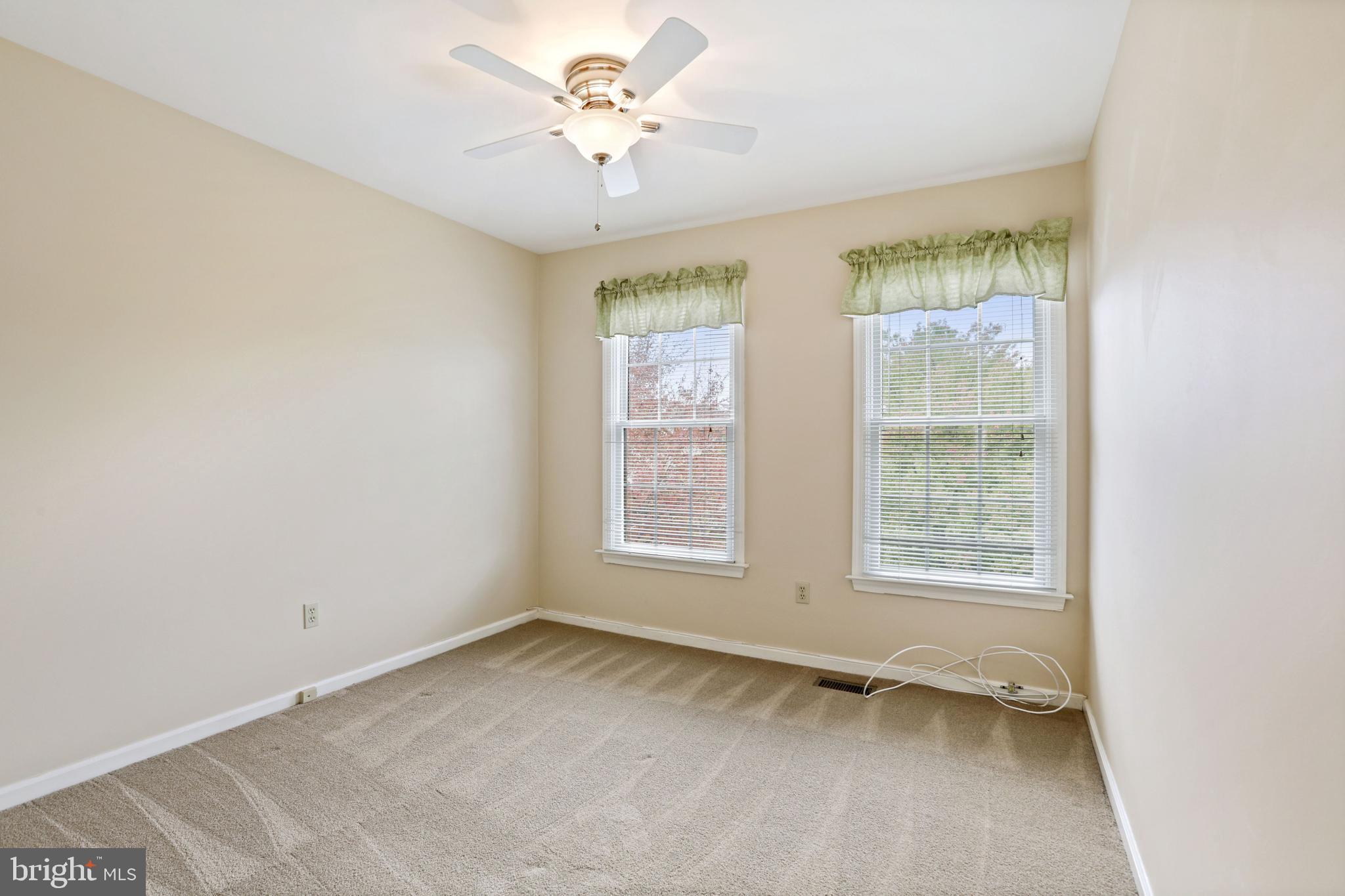 46907 Rabbitrun Terrace Sterling, VA 20164 - Photo 26 of 35 Gallery Image 26