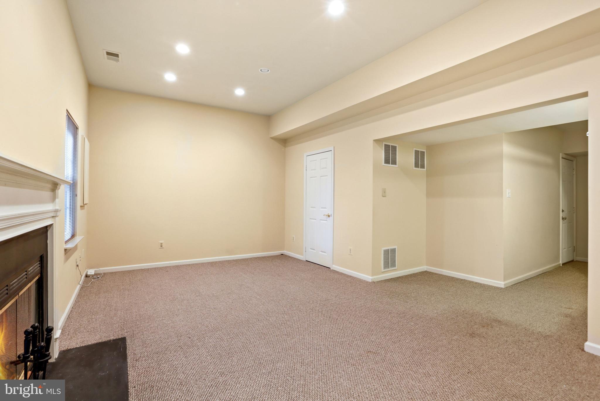 46907 Rabbitrun Terrace Sterling, VA 20164 - Photo 31 of 35 Gallery Image 31