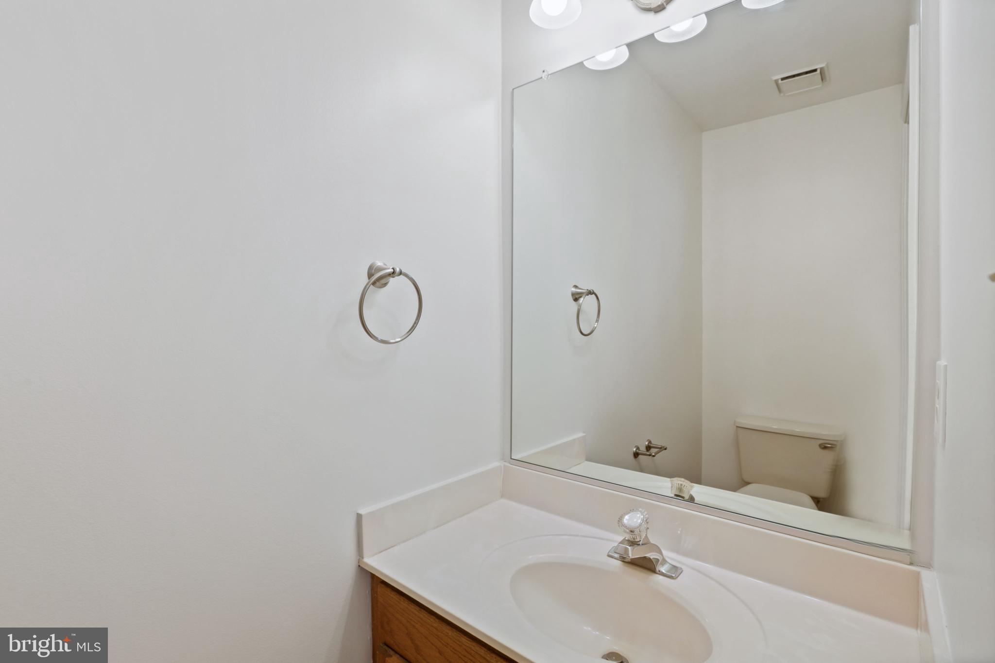 46907 Rabbitrun Terrace Sterling, VA 20164 - Photo 32 of 35 Gallery Image 32