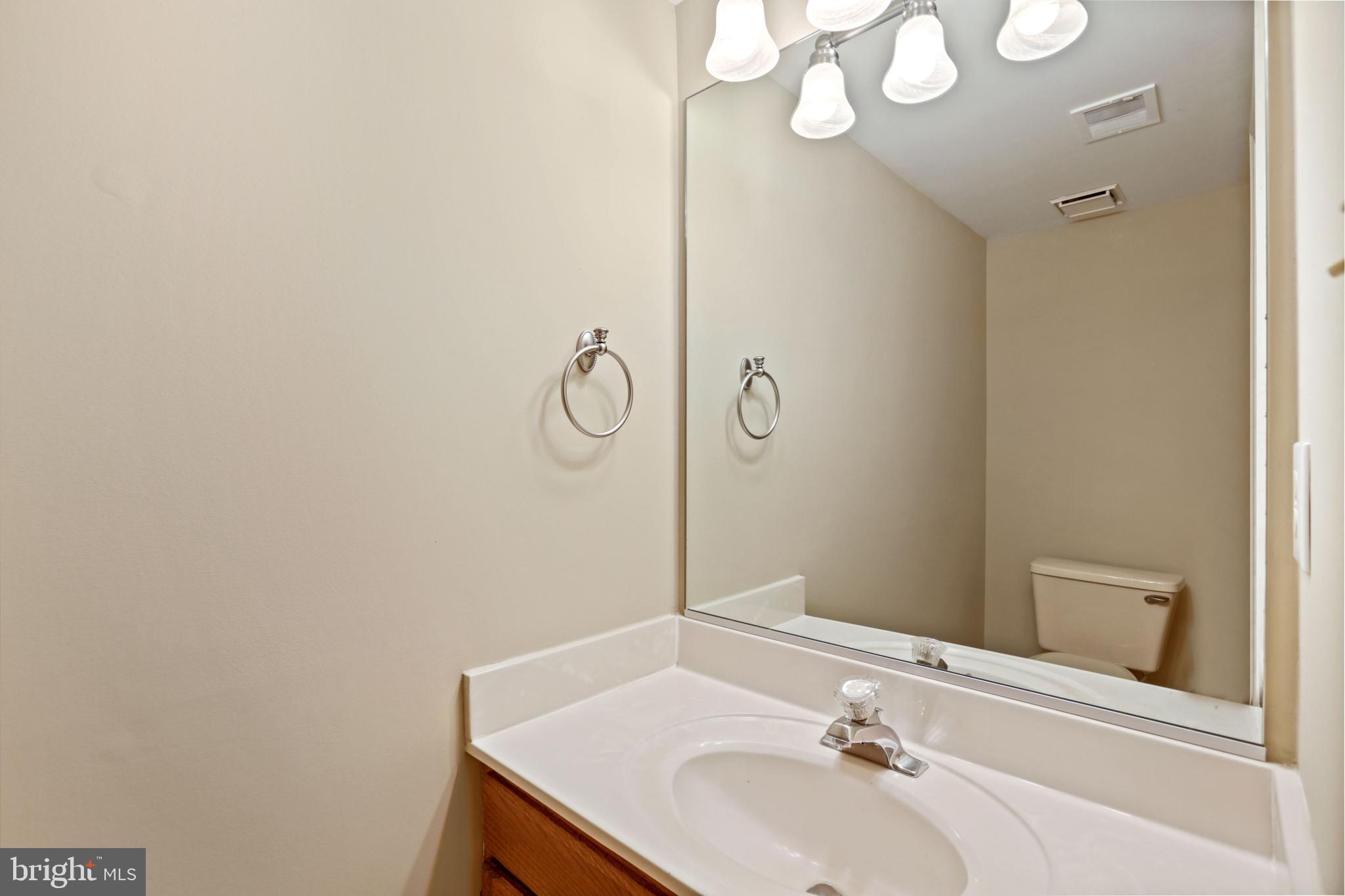 46907 Rabbitrun Terrace Sterling, VA 20164 - Photo 34 of 35 Gallery Image 34