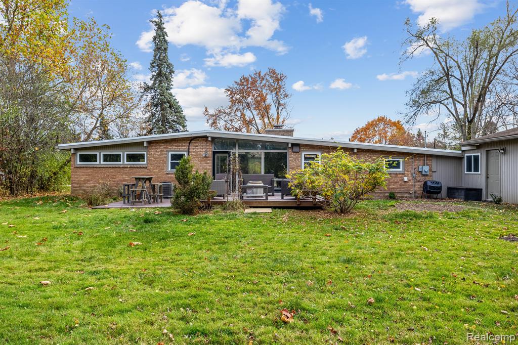 27870 Peppermill Road Farmington Hills, MI 48331 - Photo 46 of 59