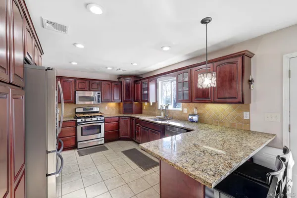 $499,900 | 65 Maureen Drive, Middletown, NY 10940