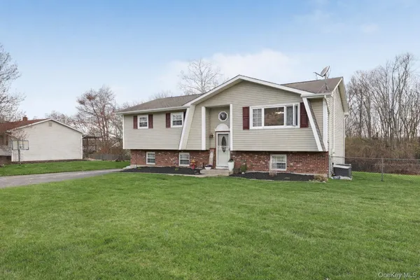 $499,900 | 65 Maureen Drive, Middletown, NY 10940