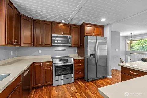 $800,000 | 10429 34th Drive Southeast, Everett, WA 98208