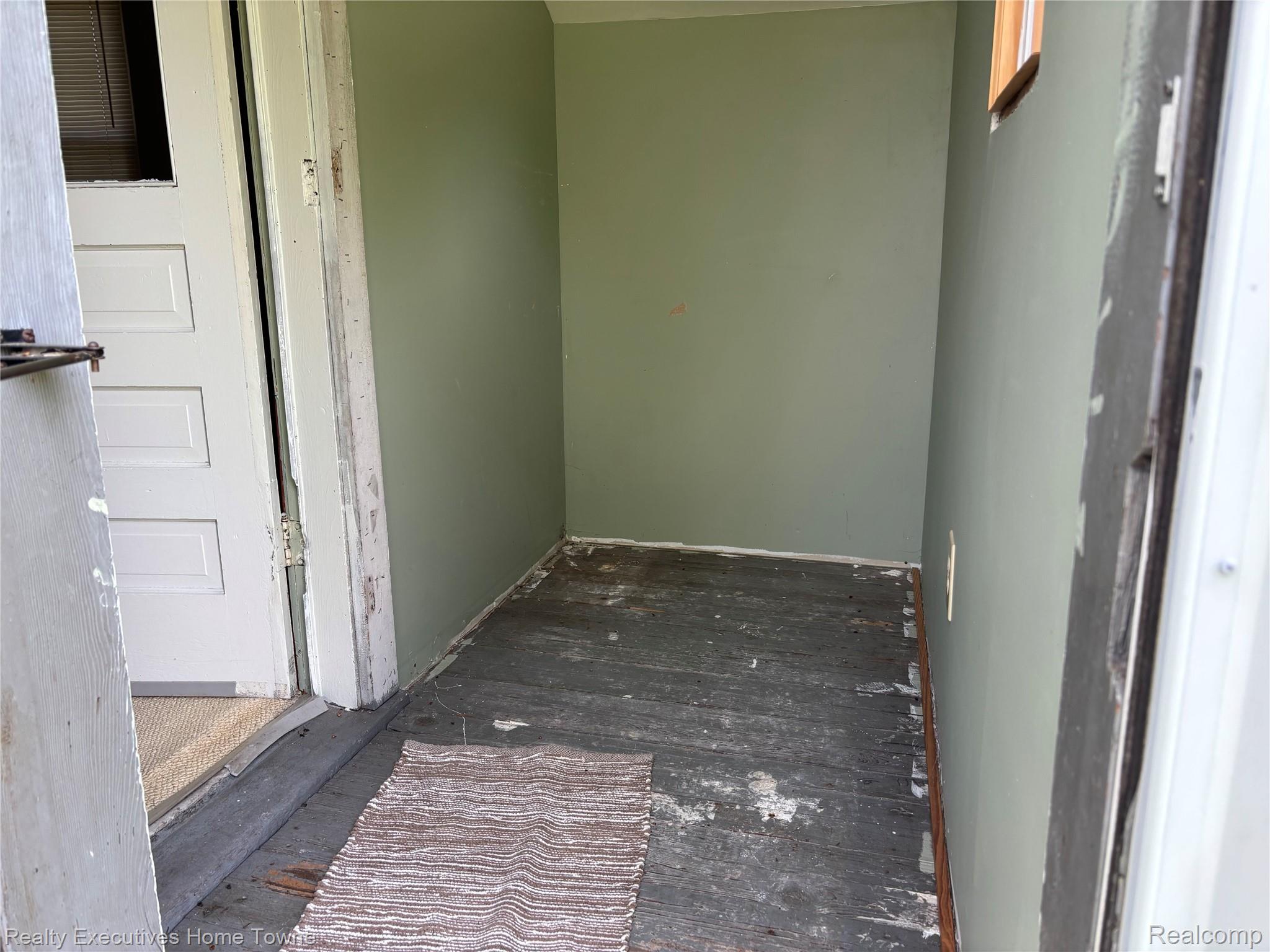 1782 Maple Road Smiths Creek, MI 48074 - Photo 29 of 30 Front mud room