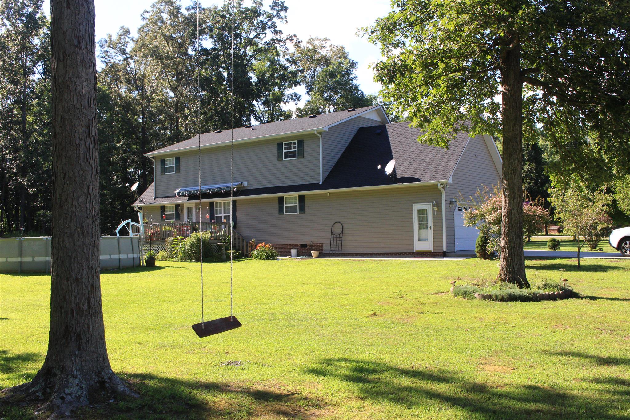 536 Strawberry Ridge Manchester, TN 37355 - Photo 24 of 30 a front view of house with yard