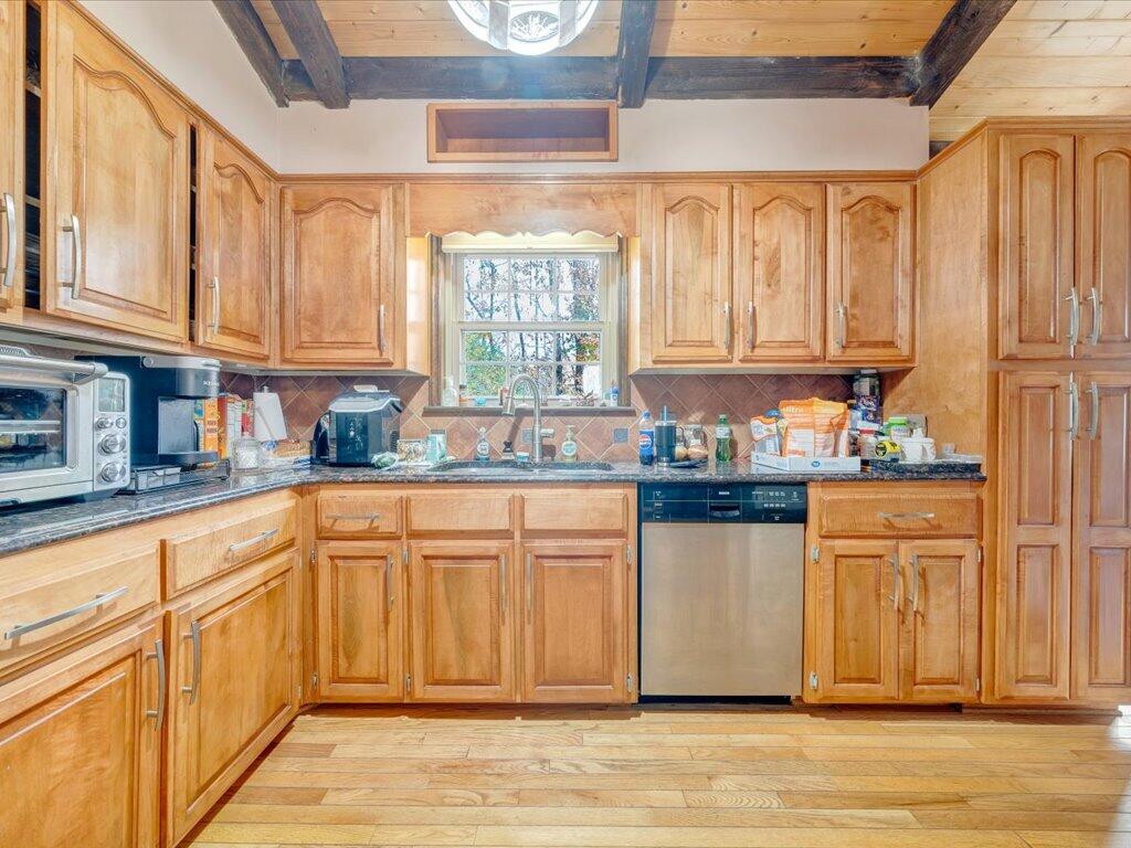 138 Carriage Court Ridgeway, VA 24148 - Photo 7 of 49 07-MIB04668