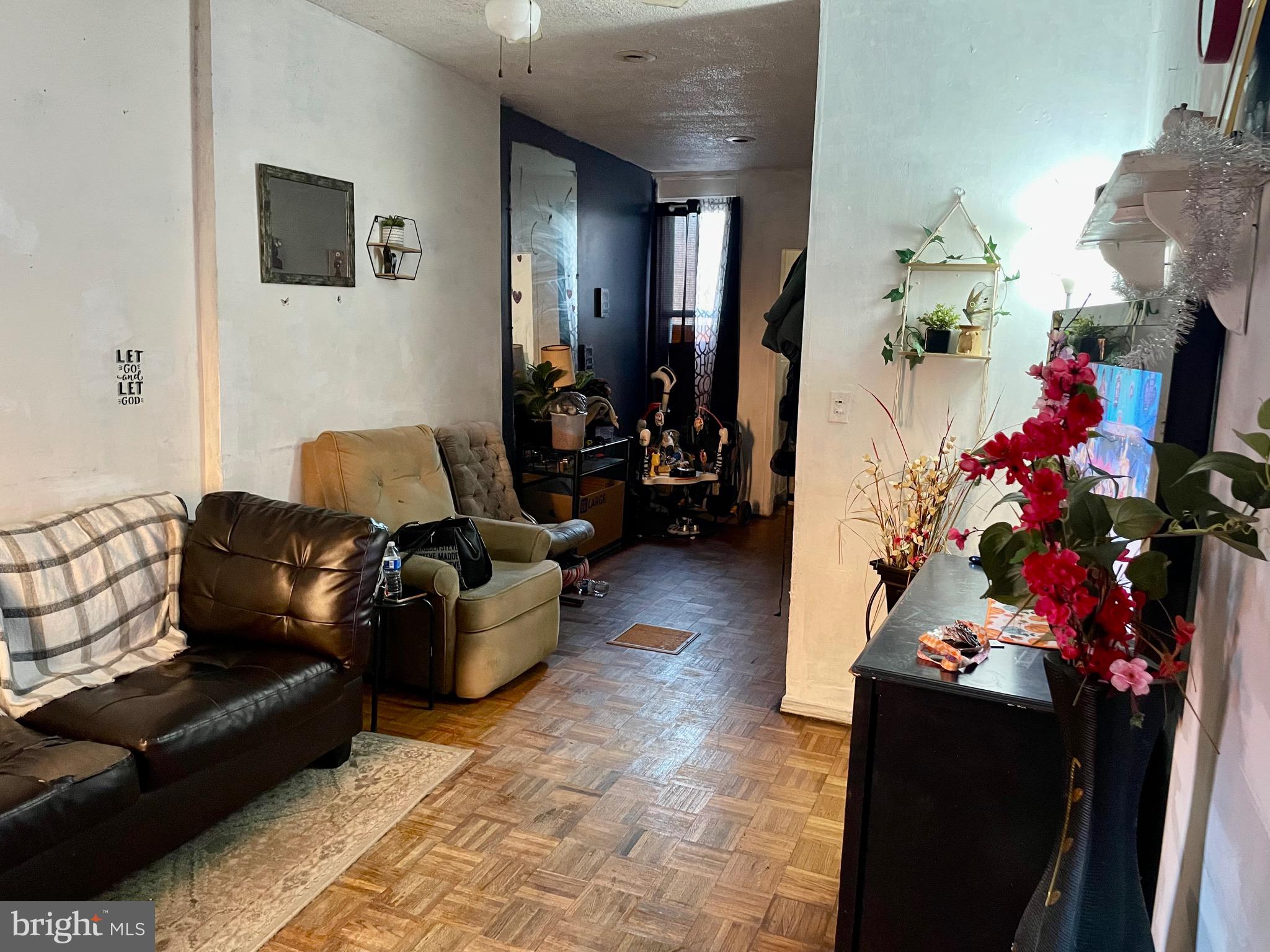 122 Maple Street Reading, PA 19602 - Photo 3 of 6