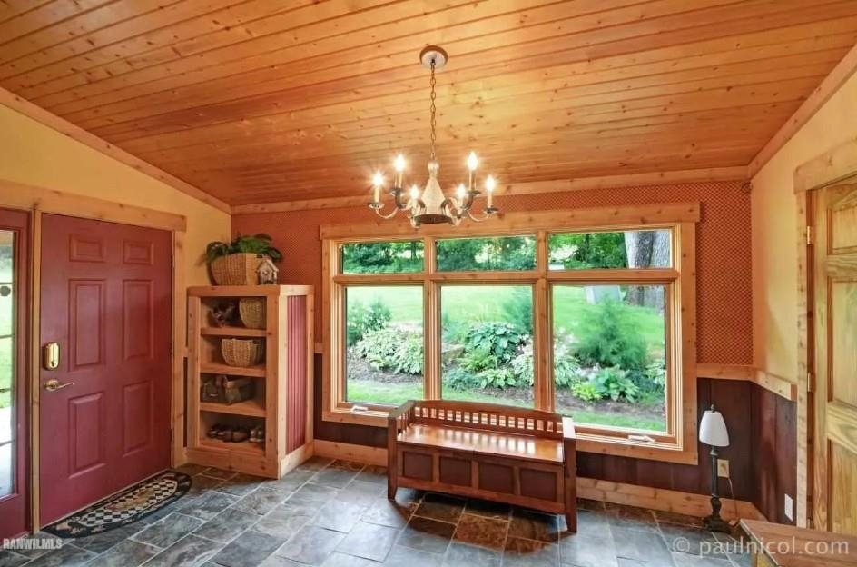 2287 West Hanover Road Hanover, IL 61041 - Photo 11 of 38 a room with furniture and a window