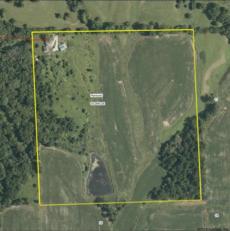 2287 West Hanover Road Hanover, IL 61041 - Photo 34 of 38 a close view of a bathroom shower