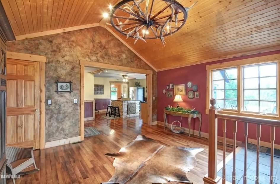 2287 West Hanover Road Hanover, IL 61041 - Photo 4 of 38 a view of an entryway with a livingroom