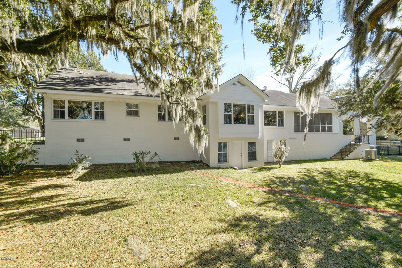 5307 Beardslee Street Moss Point, MS 39563 - Photo 12 of 27 Back of Beardslee
