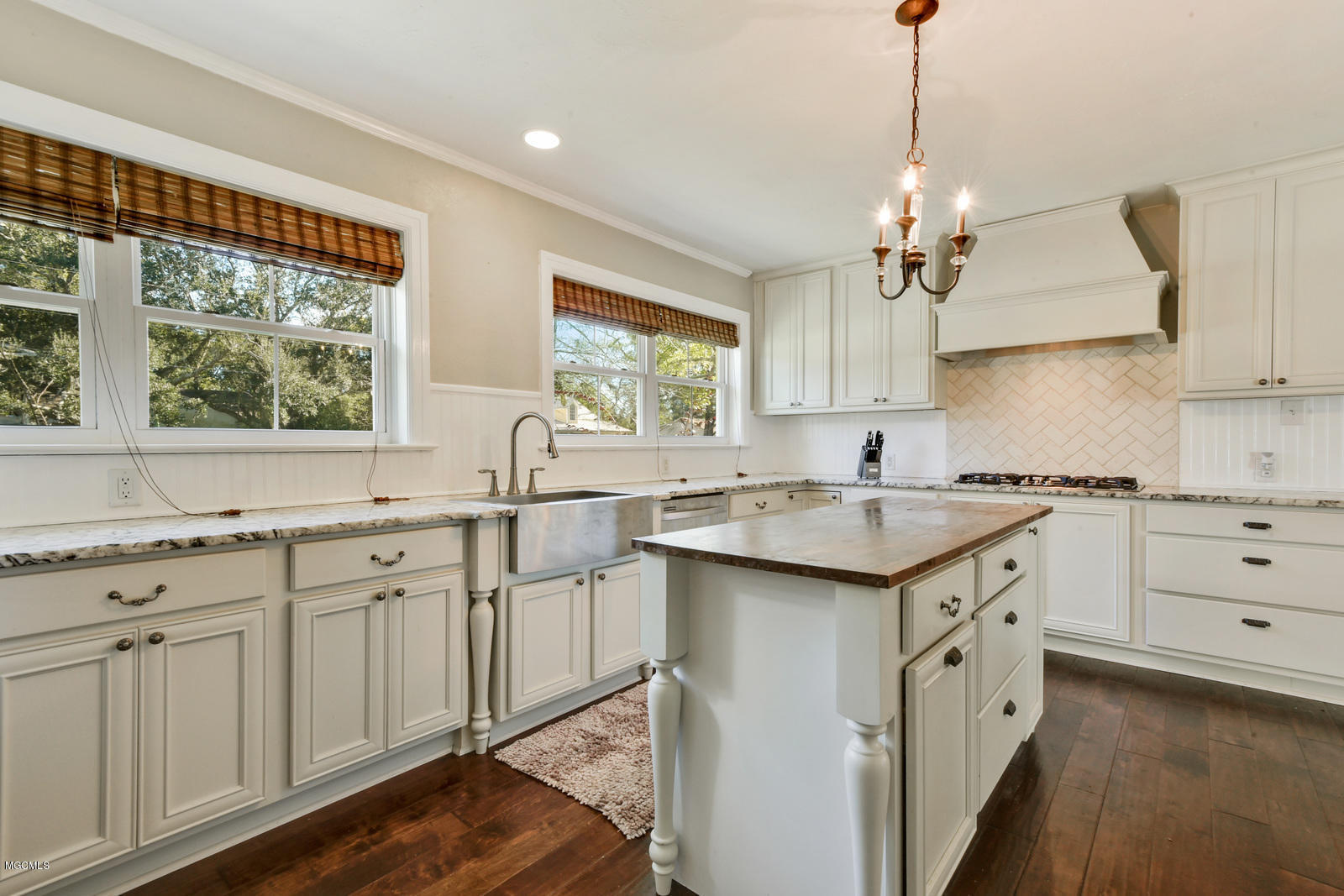 5307 Beardslee Street Moss Point, MS 39563 - Photo 19 of 27 4 kitchen mp