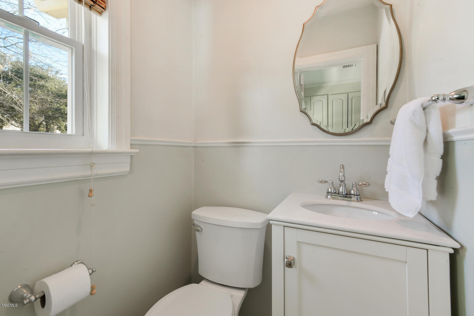5307 Beardslee Street Moss Point, MS 39563 - Photo 22 of 27 8 half bath mp