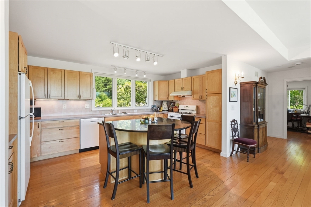 481 Station Road Amherst, MA 01002 - Photo 14 of 42