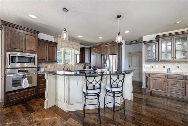 $799,900 | 25205 West 97th Terrace, Lenexa, KS 66227