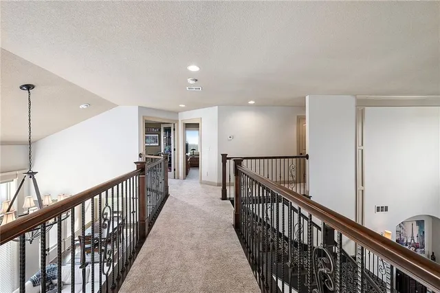 $799,900 | 25205 West 97th Terrace, Lenexa, KS 66227