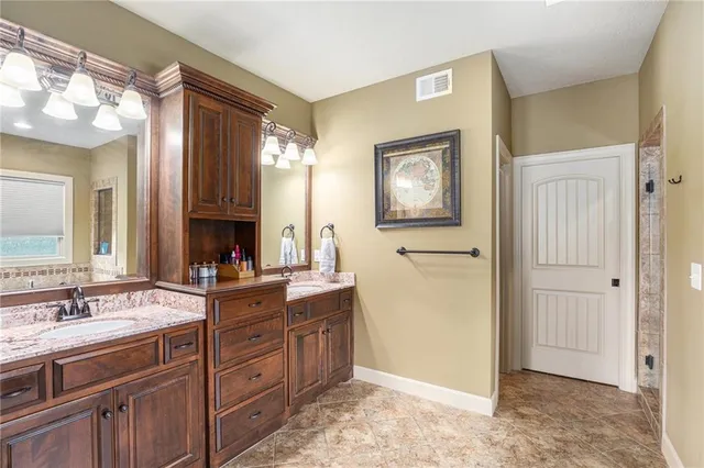 $799,900 | 25205 West 97th Terrace, Lenexa, KS 66227