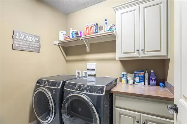 $799,900 | 25205 West 97th Terrace, Lenexa, KS 66227