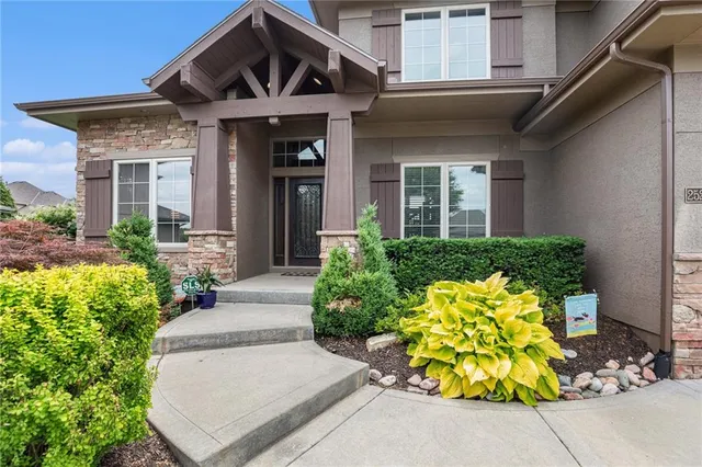 $799,900 | 25205 West 97th Terrace, Lenexa, KS 66227