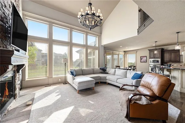 $799,900 | 25205 West 97th Terrace, Lenexa, KS 66227