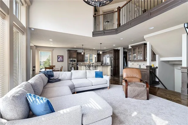 $799,900 | 25205 West 97th Terrace, Lenexa, KS 66227