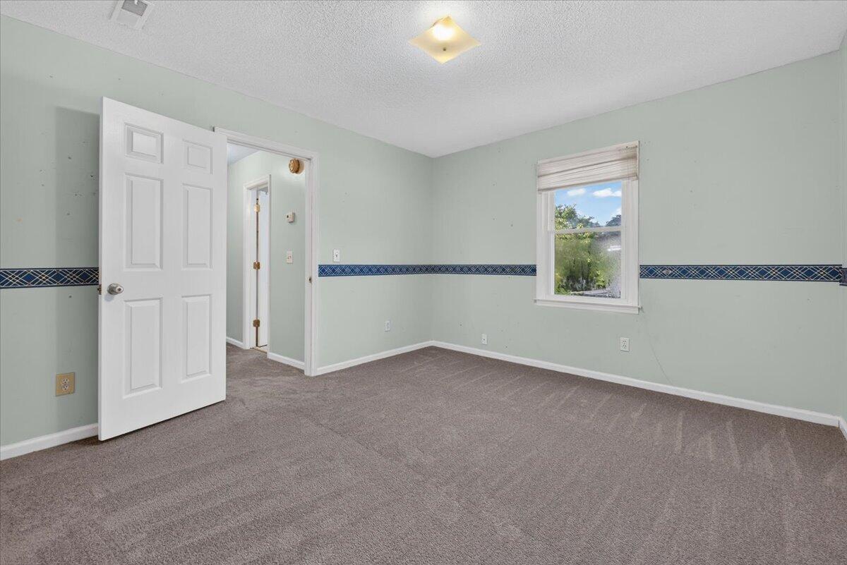 947 Foxcroft Road Charleston, SC 29412 - Photo 28 of 45 28-Brandi Sanicharr - DSC09453