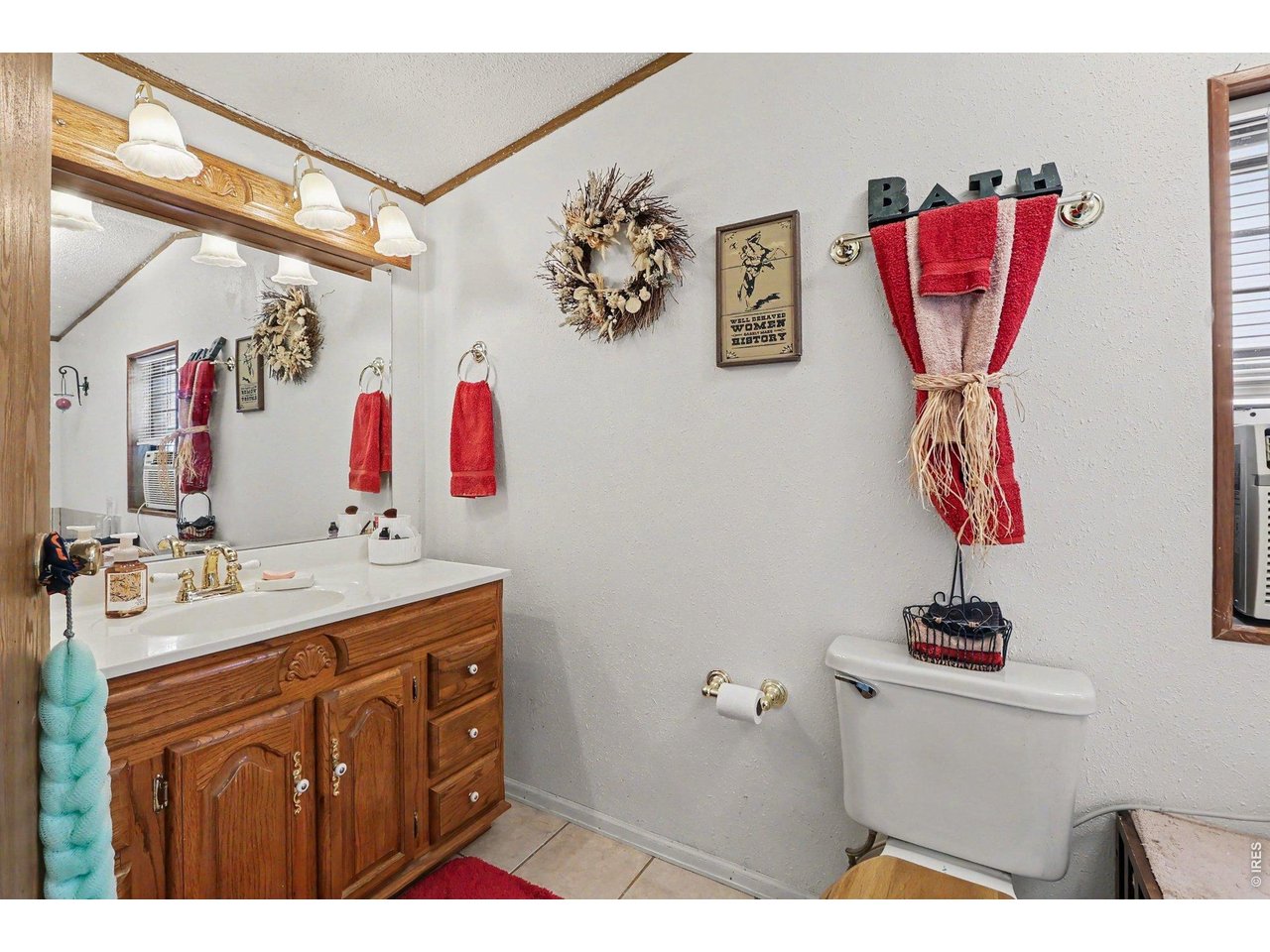 1401 9th Street, Unit 159 Fort Lupton, CO 80621 - Photo 7 of 24 Primary ensuite.