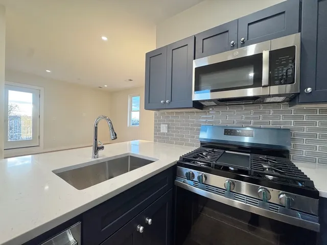 $3,595 | 5 Breed Street, Unit 4, Boston, MA 02128