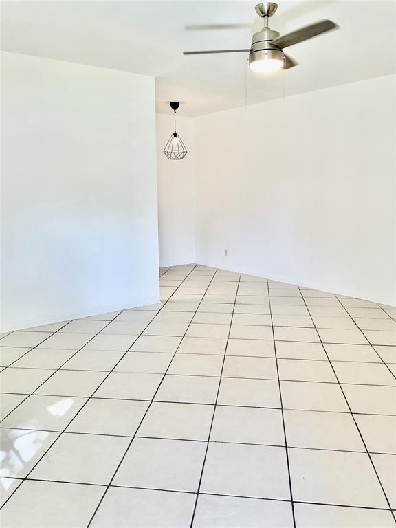 1645 Northeast 12th Street, Unit B Fort Lauderdale, FL 33304 - Photo 9 of 20 a view of a room