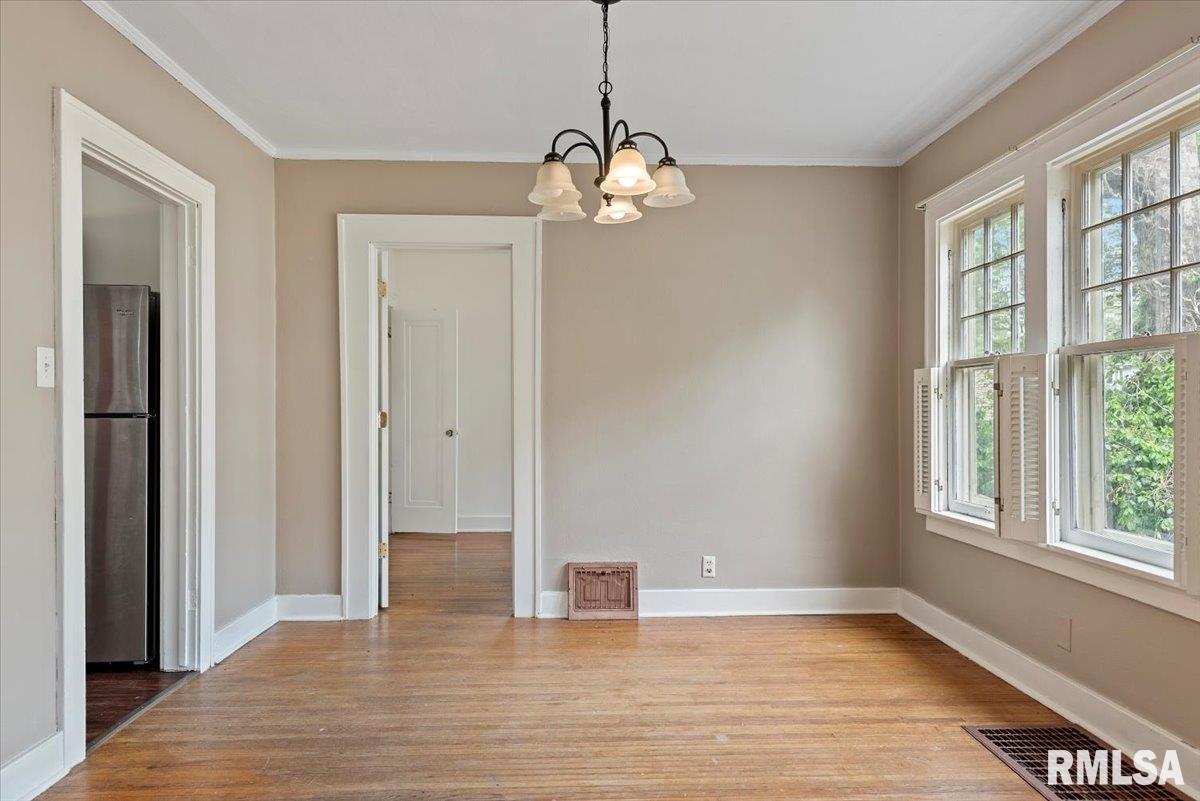 1615 South Douglas Avenue Springfield, IL 62704 - Photo 11 of 37