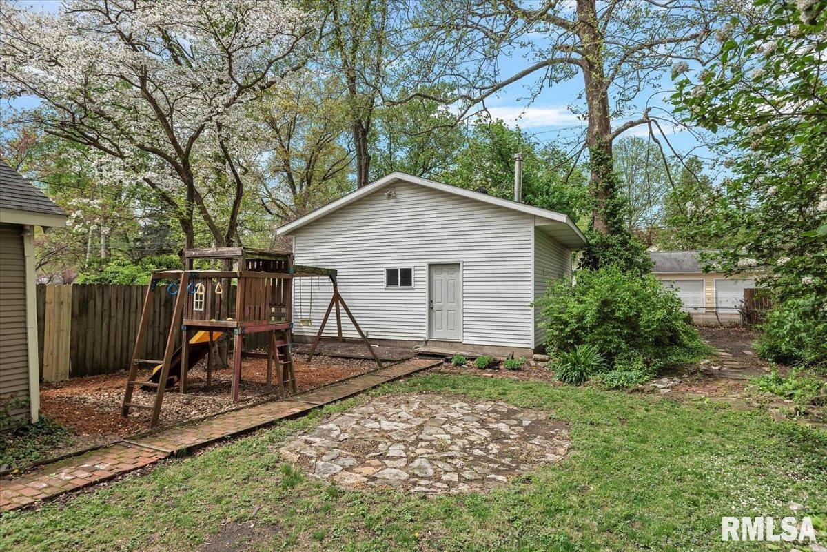 1615 South Douglas Avenue Springfield, IL 62704 - Photo 32 of 37