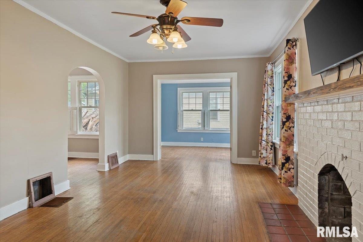 1615 South Douglas Avenue Springfield, IL 62704 - Photo 4 of 37