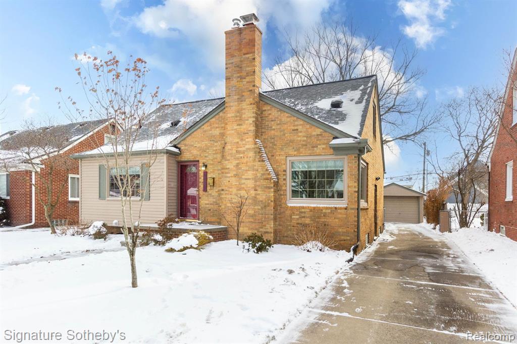 2252 Pembroke Road Birmingham, MI 48009 - Photo 2 of 41