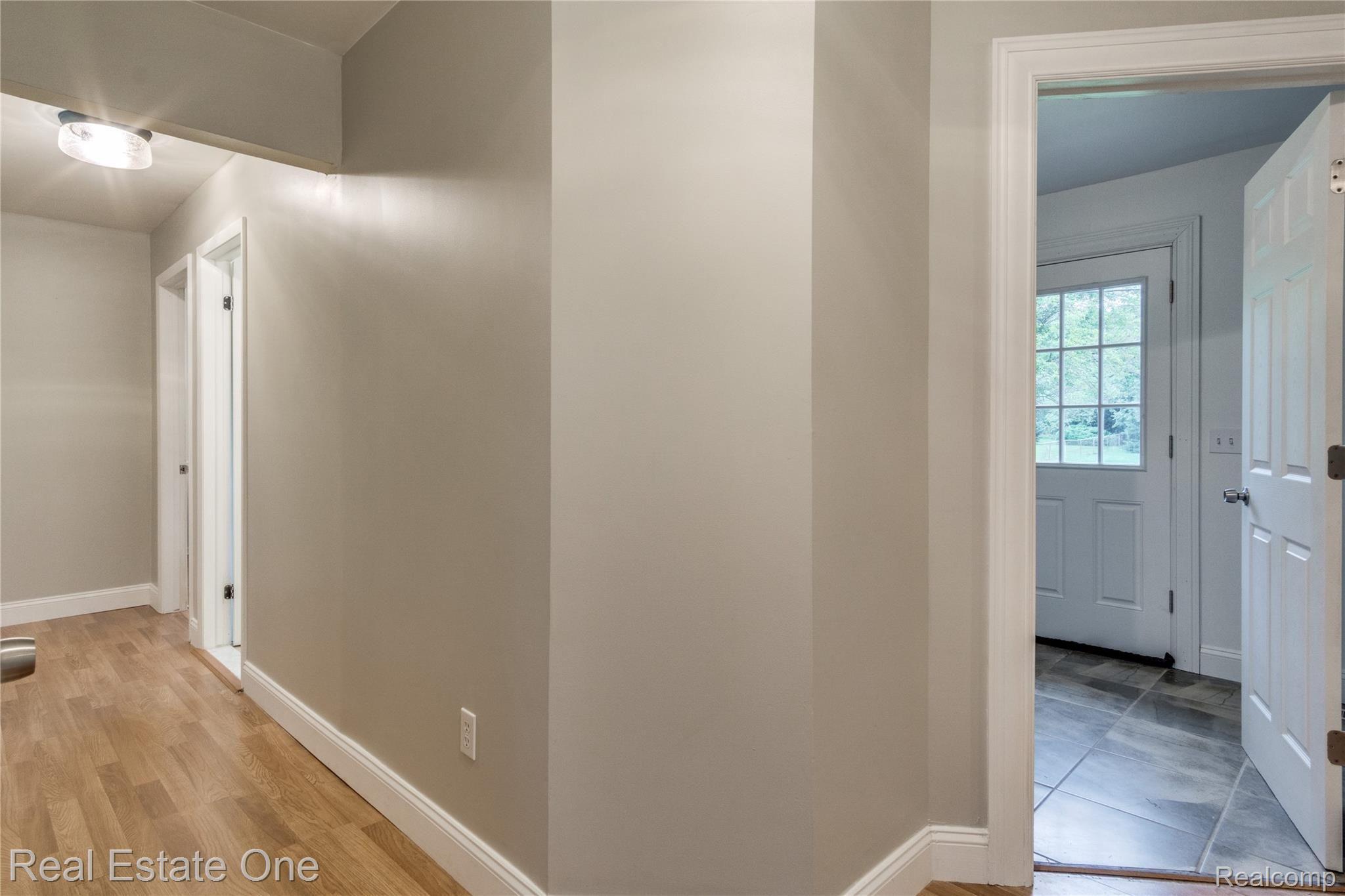 6770 Walters Road Clarkston, MI 48346 - Photo 33 of 61 Interiors (29 of 52).jpg