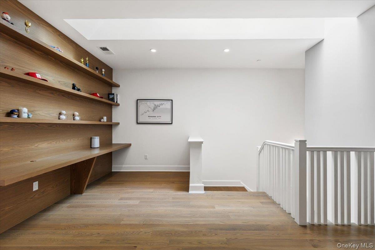 3 Jasmine Lane Rye Brook, NY 10573 - Photo 10 of 31 Flex space perfect with skylight above