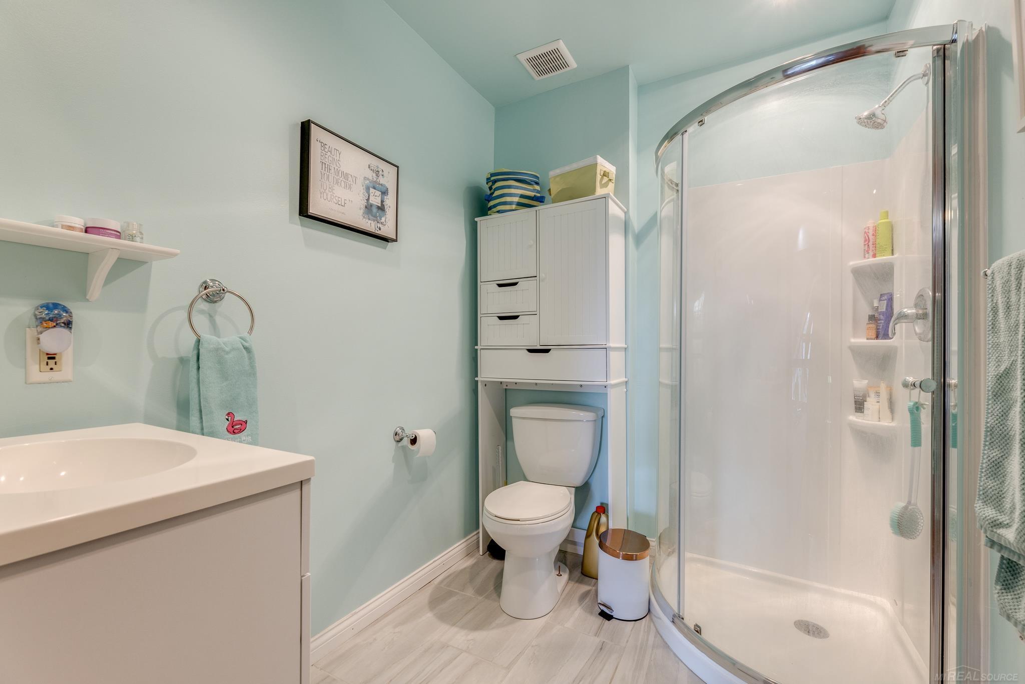7479 Gibbons Road Jeddo, MI 48032 - Photo 36 of 60 Shower in Upper Bath