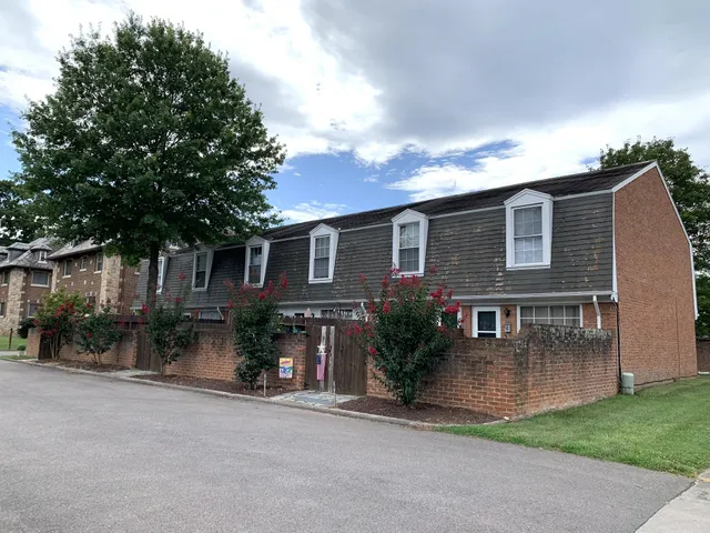 $1,249 | 1803 Grandin Road Southwest, Roanoke, VA 24015