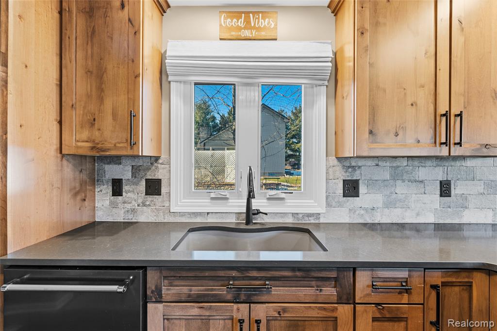 8482 Reid Road Swartz Creek, MI 48473 - Photo 18 of 48 Gallery Image 18
