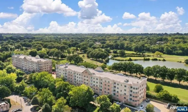 $3,200 | 3111 Windsor Park Court, Unit 3111, Englewood, NJ 07631