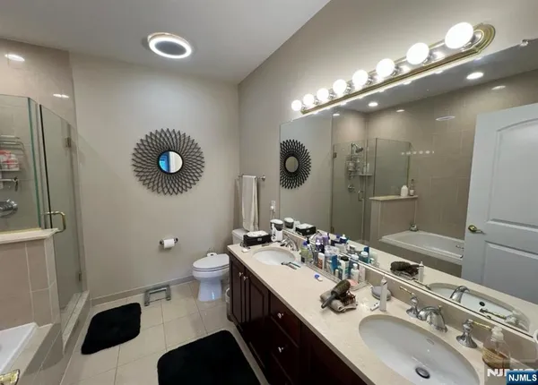 $3,200 | 3111 Windsor Park Court, Unit 3111, Englewood, NJ 07631