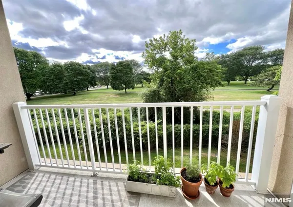 $3,200 | 3111 Windsor Park Court, Unit 3111, Englewood, NJ 07631