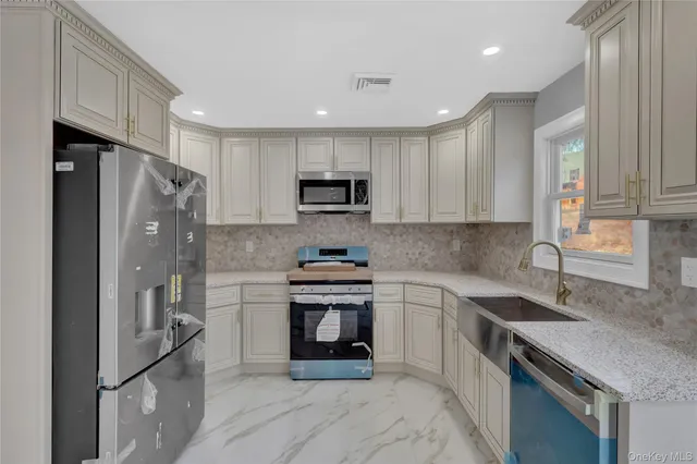 $599,000 | 321 Smith Road, Shirley, NY 11967