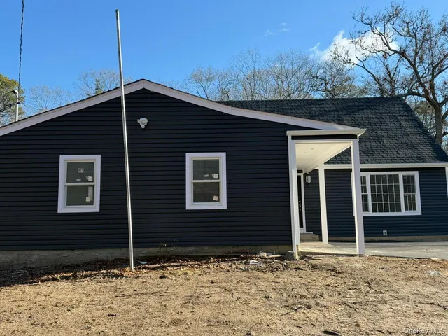 $599,000 | 321 Smith Road, Shirley, NY 11967