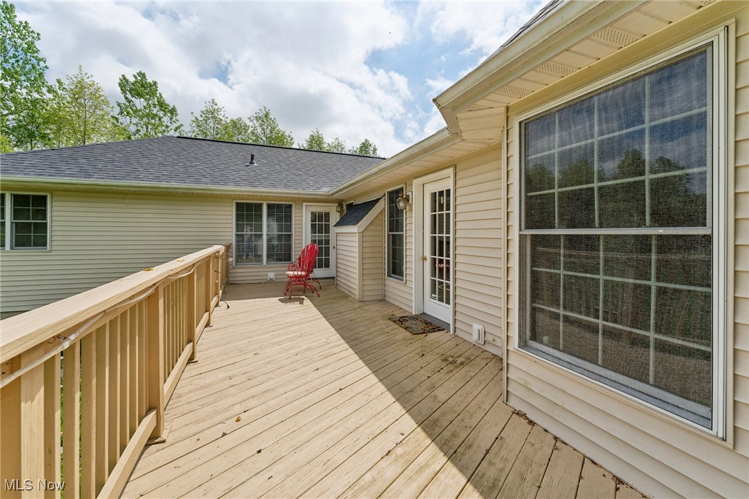 45230 Cemetery Road Wellington, OH 44090 - Photo 31 of 50 View of deck