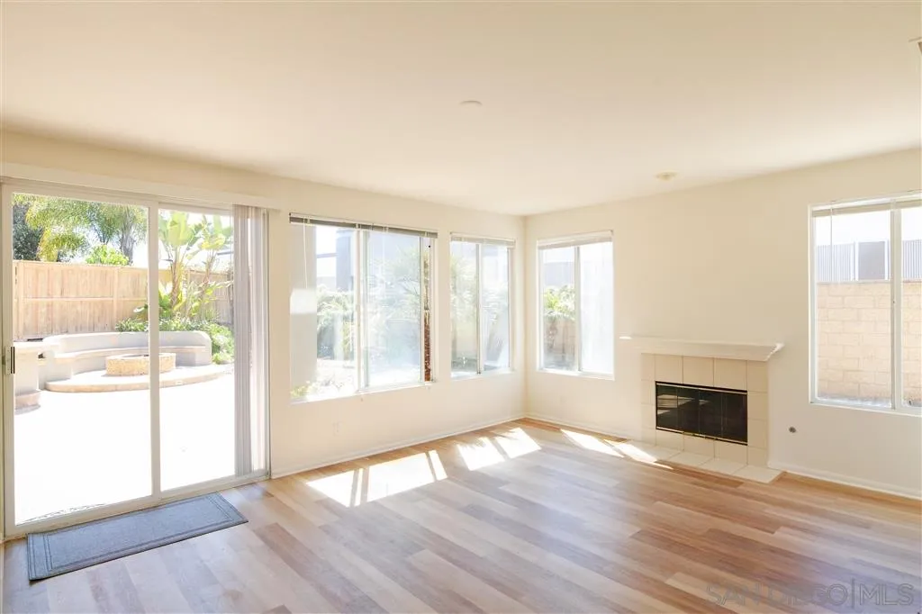 1935 Ivy Road Oceanside, CA 92054 - Photo 12 of 25 Gallery Image 12