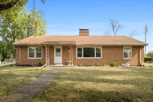 $249,000 | 2202 East Oakland Avenue, Bloomington, IL 61701